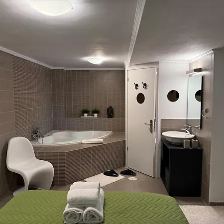 아파트 Luxury Studioarchit 7 & Jacuzzi