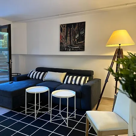 Luxury Studioarchit 7 & Jacuzzi 아파트 *