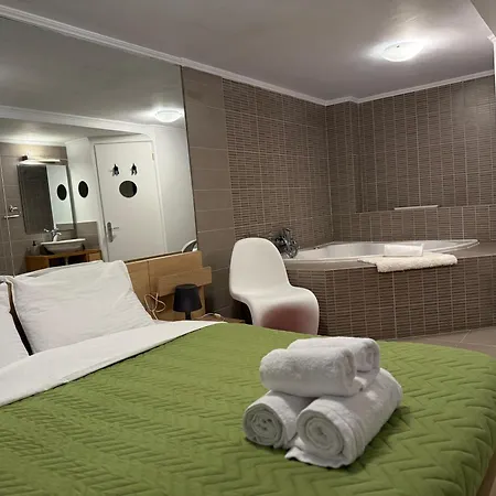 Апартаменты Luxury Studioarchit 7 & Jacuzzi Патра