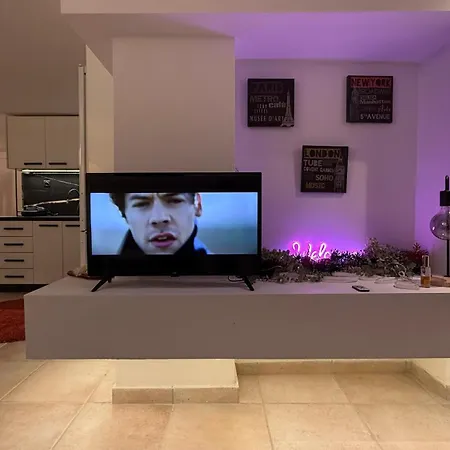 Luxury Studioarchit 7 & Jacuzzi 아파트 *