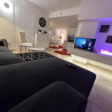 Luxury Studioarchit 7 & Jacuzzi Apartment *