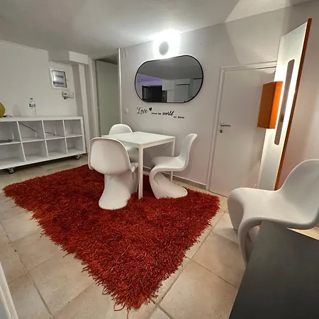 Апартаменты Luxury Studioarchit 7 & Jacuzzi *