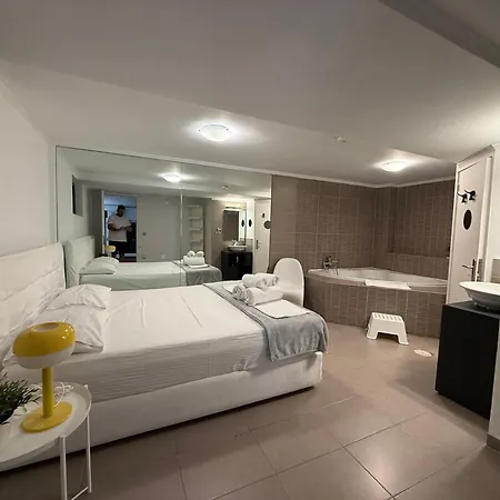 Luxury Studioarchit 7 & Jacuzzi Patras