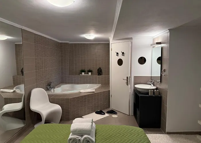 Apartamento Luxury Studioarchit 7 & Jacuzzi