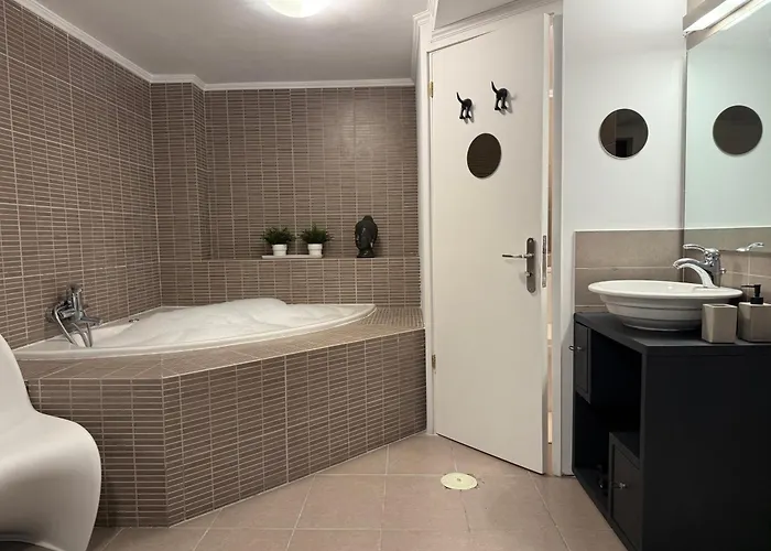 Luxury Studioarchit 7 & Jacuzzi Patras