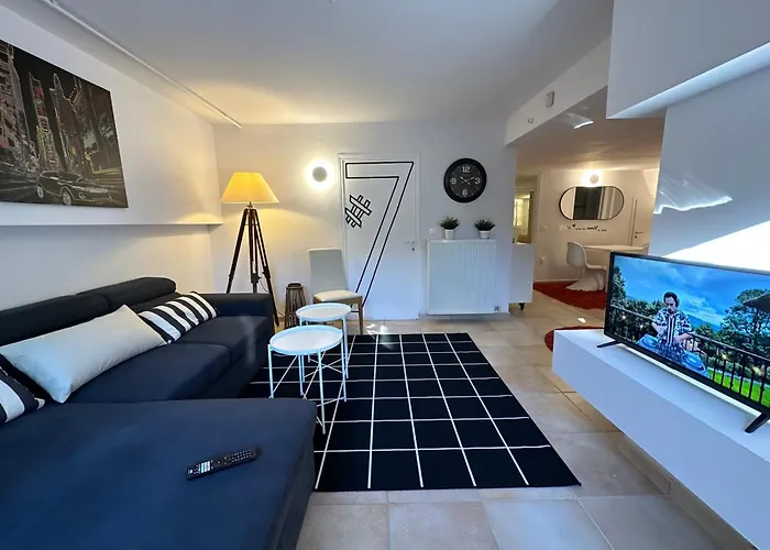 Luxury Studioarchit 7 & Jacuzzi *