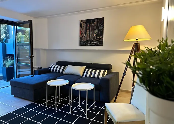 Apartament Luxury Studioarchit 7 & Jacuzzi Patras